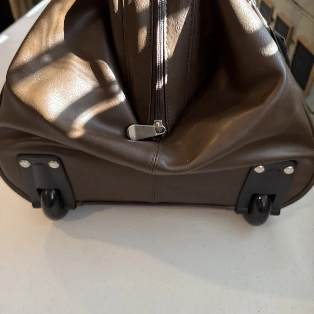 Kluge Genuine Cowhide Leather Rolling duffel Carry-On Bag‎ $199 Used Once